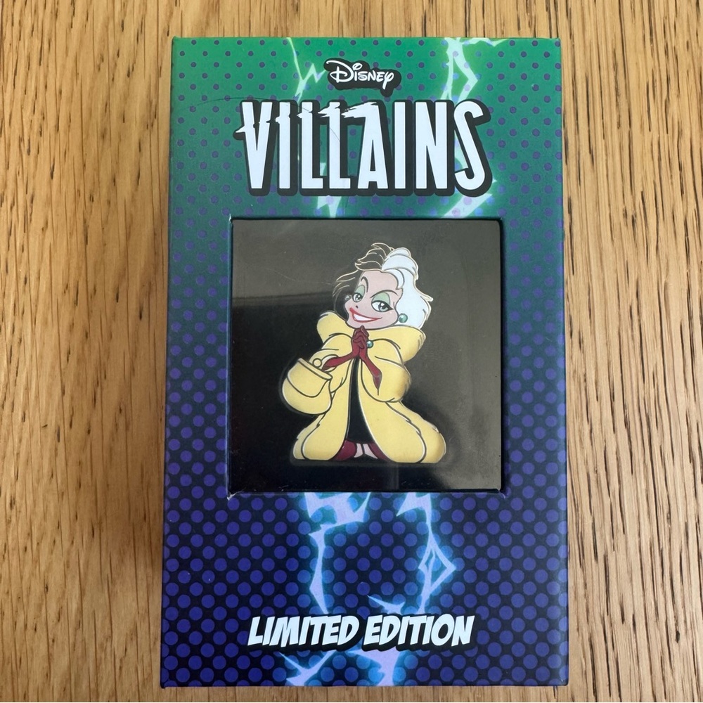 Walt Disney Imagineering Disney Villains Cruel Enamel Standee Stand LE 400